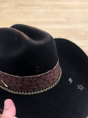 😎👌#fyp#cowgirlsoftiktok⚡️#branding #hatseason #ranchlife#cowgirltok#westernfashion#cowgirlhats#hatlover#punchycowgirls 