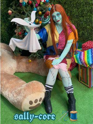 tomorrow is my first time since 2018 playing sally. 🥹 she is so sweet, and what a delight to finally meet! (also if you see any patches where i missed, no you didn’t 😀) 🪡🧵 #thankstte #sally #nightmarebeforechristmas 