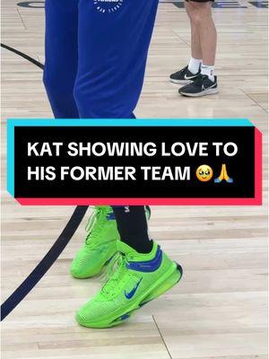 KAT showed love to the Timberwolves on his first game back by rocking their colors on his sneakers 🤝 #sneakers #sneakerheads #sneakertok #sneakertiktok #sneakerheadsbelike #sneakernews #nbakicks #hoopshoes #basketballshoes #NBA #nike #nikebasketball #KAT #karlanthonytowns #minnesotatimberwolves #newyorkknicks #knicks #kickcheck #wholesome 