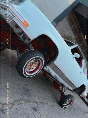 𝔓-𝔗𝔬𝔴𝔫 𝔟𝔩𝔲𝔢 𝔥𝔬𝔲𝔯.: #chrome #lowriders #hydraulics #chicanoculture #buick #chevytrucks #classiccars #cruisenight #cruising #impalass #oldschool 