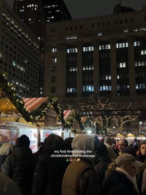 pretending i’m still in chicago, where it feels like christmas #chicago #chicagotiktok #Lifestyle #chicagoinfluencer #thingstodoinchicago #travel #traveltiktok #christmas #christkindlmarketchicago #germanchristmasmarket 