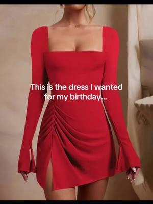 Like that is Santa’s Sack. 😭  to be fair though i did have an unexpected weight loss so that could be it too. #dressfail #amazon #thisiswhatiwanted #thisiswhatigot #birthdaydress #decemberbaby #santa #funny 