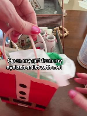 Hands down, the best lash artist in town! ❤️🫶🏻 #lashartist #christmasgifts #thoughtfulgifts #giftgiving #thethoughtthatcounts #lashartistoftiktok 