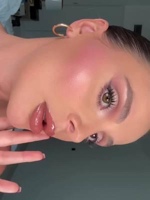 Simplicity meets beauty! ✨ Watch @albinamavriq create the perfect clean makeup look—flawless, fresh, and effortlessly glowing! 💖#flowerknows#littleangel#eyelook#cleanmakeup#softglam#makeuptutorial#makeup#makeuplooks#eyeshadow#eyeshadowtutorial#eyeshadowlook#glam#glammakeup#glameyeshadow#trending