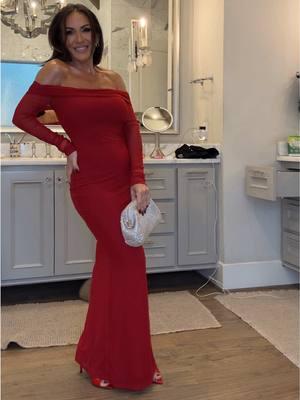 Last night’s look for our Christmas sister dinner ❤️🎄  Keeping it classic and festive in this red number! Wearing a size 2 @SHOWPO  5’2” | 130lbs | 34DD | 25” waist #HolidayStyle #StyleInspo #fashionover40 #holidays #ChristmasDinner #affliate #RedDressMoment #OOTN #PetiteFashion #holidaydress 