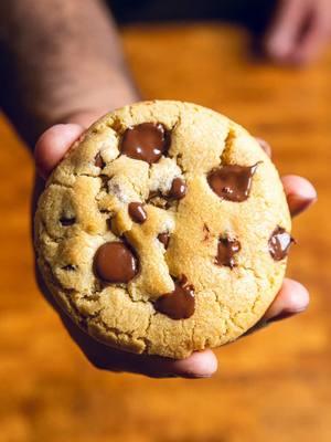 🙌🏾 Click here! The full recipe is linked in my Tiktok profile bio ❤️ Cookies, specifically THESE chocolate chip cookies are the way to my heart.  They are easy to make, one bowl, no chilling needed, and perfect any time of year, but especially now.  Ingredients: -all-purpose flour -brown sugar  -vegan butter -non-dairy milk  -vanilla -baking soda -baking powder -salt  -vegan chocolate chips Full recipe in the bio links or get the recipe by searching “Easy Chocolate Chip Cookies” on makeitdairyfree.com Or google “make it dairy free chocolate chip cookies” https://makeitdairyfree.com/easy-vegan-chocolate-chip-cookies-recipe/ #veganchocolate #vegancookies #chocolaterecipe  #dessert  #vegandessert #holidays #holidayrecipes #chocolate #chocolatelover #VeganDesserts  #easydessert #brownielovers  #desserts #desserttable #egglessbaking #EasyRecipe #dairyfree #veganbaking #veganbakery #veganbaker #blackmencook #blackmenwithbeards #quickrecipes #EasyRecipes #whatveganseat #eatmoreplants  #levelupyourlife #veganrecipes #vegan #eggfree 