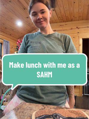 Make lunch with me as a SAHM 💗 🍕 #pizza #fyp #MomsofTikTok #lgbtmom #lunch #girlmom 