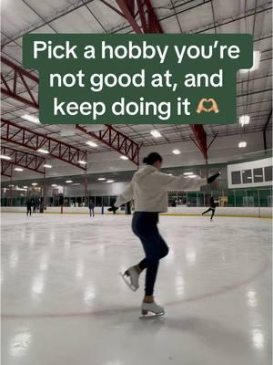 I’ve never recorded myself ice skating before and I am feeling humbled to the nth degree 🤣 as someone who is used to picking up on stiff so easily, having a hobby that I have to struggle my way through, and face my fears every single time I’m on the icd, is SOOO good for me. You’re not going to be the best at everything, but that doesn’t mean you shouldn’t do it. 🫶🏼 #beginnericeskater #learntoskate 