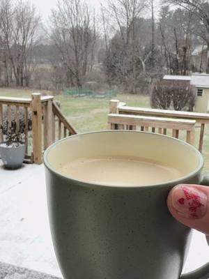 First snow of the season. #snowymorning #coffee  #coffeetiktok #coffeelover ☕️♥️