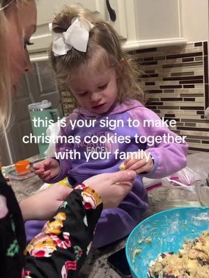 🎄 we have been fojng this for 4 years now and its a Christmas tradition we all look forward to!  #familytime #crazyfans #funnyfamily #christmascookies #cookingbaking #baking #bakingwithkids #familyactivities #christmastree #christmastraditions #traditions 