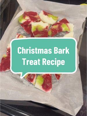 🎄🐾 Treat your pup to a festive, healthy snack this holiday season! 🍓#🥦✨ This Simple Christmas Treat for dogs is made with: 	•	Nonfat plain yogurt 🥄 	•	Frozen broccoli 🥦 (for a natural green!) 	•	Frozen raspberries 🍓 (for a festive red!) 🧑‍🍳 Steps: 1️⃣ Spread yogurt on a parchment-lined cookie sheet. 2️⃣ Blend broccoli for green & raspberries for red. 3️⃣ Drizzle the colors over the yogurt. 4️⃣ Freeze for 1-2 hours. Break into pieces and serve—your pup will love it! 🐶🎅 Healthy, easy, and full of holiday cheer. 🎄 #fyp #foryoupage #christmas #dogtreats #christmasdogtreats #diydogtreats #healthydogtreats #christmasfordogs 