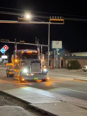 hauling loads of air i see🤨 @Edgar Ramirez @Cesar Basurto  #jesenergy #kenworthw900 #2025kw #oilfield #permianbasin #littfup #watermelonlights #vaccumtruck #newmexico 