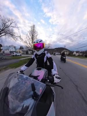 Ninja 400 throwback because I miss the pretty colors 🙁 FAQ: How do we talk and record audio? I use @cardosystems Packtalk Edge with their app! Code KAWILEXI for 10% off!! 😊 FAQ: How do I record my videos?  I use an @insta360 X3! Link in bio for free goodies!  #zx6r #gsxr750 #cardo #cardofam #insta360 