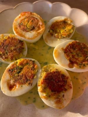 Because sometimes you just have to give your holiday appetizer spread an upgrade with Jacques Pepin’s eggs Jeannette 🙂‍↕️  #eggsjeannette #deviledeggs #eggrecipe #appetizerideas #holidayappetizer #easyappetizer