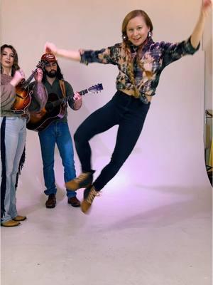 On this week’s episode of Footwear Friday, I’m testing some wedge boots! @Addie :) #footwearfriday #mandolin #guitar #oldtime #buckdance #clogging #flatfoot 