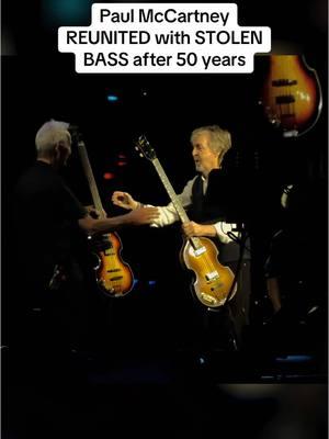 Sir Paul McCartney has just been reunited with his original bass from the early Beatles records, and has just played it again after 50 years of it being lost⁉️🚨 #paulmccartney #thebeatles #mccartney #electricbass #basslines #paulmccartneyedit #johnpaulgeorgeringo #johnlennon #georgeharrison #ringostarr #getback