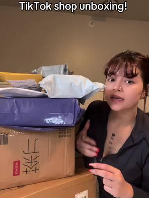 Lil unboxing! #TikTokShop #tiktokshopsample #freesamples #unboxing 