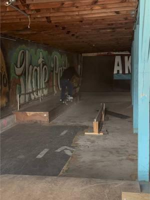 Well the lights are out @tysskatepark  but that didn’t stop me from getting a sesh in 🤟🏿😝 #leandrehayes #somersetskatespots #explorepage #fyp #kentuckyskateboarding #seemyset #kentuckyskateparks #osirisshoes #involvedclothing #tysskatepark #slam #bail 