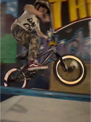 When the handrail is half your size, you just go for it #danscomp #bmx #bmxstreet #bmxpark #grind #pegs #bestinbmx 