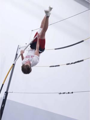 Vaults from the last week! #risepolevault #polevault #risehigher #polevaulting 