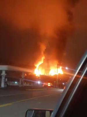 the Virginia intermont collage burned down tonight in Bristol VA #fire #bristolva #virginiaintermontcollege 