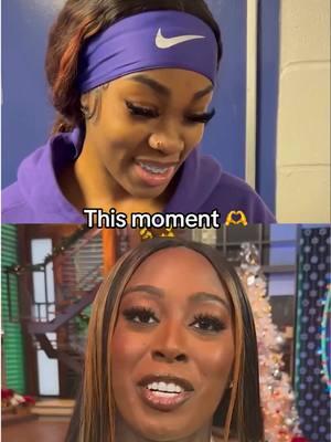 #AneesahMorrow reacts to @Chiney Ogwumike congratulating her on 86 double-doubles 👏 (📹: @NCAA March Madness) #wbb #LSU #basketball