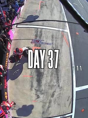 Day 37 of posting a pitstop every day until the #daytona500 #NASCAR #pitstop #motorsports #racing #pitcrew #Pitstop #racecars