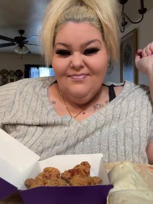 Whats up Everybody💙 #TacoBellNuggets #BellSauce #foryoupage #Mukbang #EatingShow #FoodReview #Viral #EatWithCillaPie #ThatGoodGood 