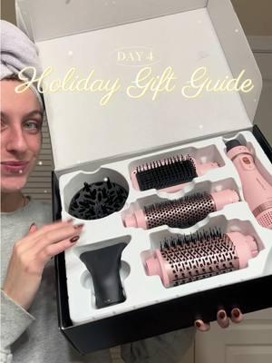 holiday gift guide: day 4!! if you’re in a pinch for a last-minute Christmas gift, check out the @wavytalkofficial 5-in-1 blow dryer!! every attachment you’ll ever need for every kind of hairstyle!! 🎄💁🏼‍♀️ #wavytalk #wavytalkhair #wavytalk5in1 #wavytalkhairdryer #wavytalktutorial #holidaygiftguide #holidaygiftideas #holidaygifts #giftsforher #christmasgiftforher #blowout #diffuser #paddlebrush #holidaygiftguideforher #fyp 