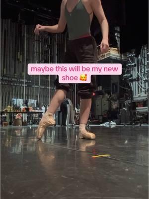 trying new shoes today in the theater 🩰🤓 #thenutcracker #nutcracker #ballet #ballerina #ballettok #balletcore #stage #theatre #performance #pointe #pointeshoes 