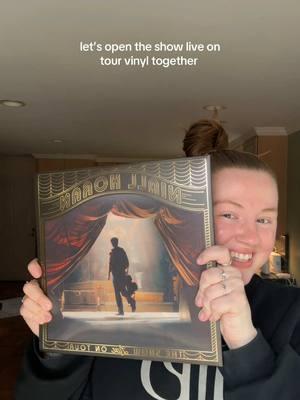 miss you @Niall Horan thanks for making this gorg vinyl to remember this tour by 🥹🥹🥹 #niallhoran #theshowliveontour #tslot #niallhoranvids #niallhorantour #niallhorantheshow 