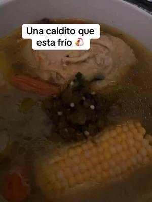 Ustedes ce comen su caldito con tortilla con mayonesa???  #caldodepollo #caldito #tortilashechasamano #salsamolcajeteada #mexicana #comidamexicana #fy 