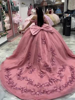 #fyp#quinceañera #Quince #quinceaneradresses #quinceanera  #maquinceaños  #quinceideas #vestidoscharros#vestidosdeprincesa #vxvañera #bmboutique#boutiquemoroleondress ##moroleonGirl #boutiquemoroleon  #quincedress #quinceañeradress #xvdress #xv #boutiquemoroleondresses #quinceañera#expoquinceañera