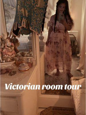 My favorite room in the house. Each room has its own version of Vintage! @Iris_homesweethome  @LoveShackFancy @Urban Outfitters @LaceMade @Flower Knows Makeup  #bridgertondecor #coquetteaesthetic #victorianhouse #nostalgicchristmas #realantiques #latinaroom 