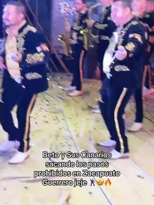 🕺🕺 casi nada #betoysuscanarios #bailando #sacandolospasosprohibidos #bailes #zacapumichoacan #michoacan #tierracaliente #bailandoentiktok 