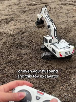 Remote control excavator is actually really cool #toy #remotecontrol #toyexcavator #outside #excavator #gifts #kids #fyp #foryou#christmas#tiktokshopblackfriday #tiktokshopcybermonday #spotlightfinds #christmas #blackfriday #TikTokShopHolidayHaul #spotlightfinds 