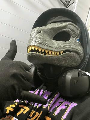 #Y tu?..es broma descansa se que andas cansado 🤝😄 #humor #masked #maskedman #furry #furryfandom #raptorsoftiktok #theraptor #adventuretime #animefyp #jurassic #jurassicworlddominion #raptor #humortiktok #pr #usa 