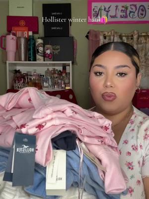 Unboxing haul from @hollister ❄️💗 #haul #hollister #unboxing #hollisterhaul #hollisterpartner #curvy #curvytiktok #curvyfashion #winter #winterfashion #offtheshoulder #pink #coquette #coquetteaesthetic #curvytok #curvyconfidence #OOTD #outfit #latinacreator #makeup #tryon #plussizeedition #shoppinghaul #clothinghaul #hollisterco 