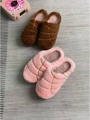 Hey, ladies! 👡   These Women's Solid Color Concha Shaped Plush Slippers are an absolute essential for the fall and winter months. They offer a perfect blend of style, comfort, and functionality.   The unique concha shape gives these slippers a trendy and eye-catching look. Unlike the typical flat or rounded slippers, they make a fashion statement right from the moment you see them. The solid color design is simple yet elegant, allowing them to easily match with any loungewear or home decor.   When it comes to comfort, these slippers truly shine. The plush material is incredibly soft, providing a gentle and cozy feel against your skin. It's like stepping onto a warm, fluffy cloud every time you put them on. Whether you're relaxing on the couch after a long day or getting up in the morning, your feet will be pampered.   Not only are they great for indoor use, but they're also suitable for short outdoor excursions. The durable construction and reliable traction make them perfect for quickly running out to the mailbox or taking the dog for a short walk. They'll keep your feet warm and protected from the cold ground.   These slippers are a must-have addition to your fall and winter footwear collection. They're the ideal choice for casual, comfortable wear around the house and beyond. Don't miss out on the opportunity to own these stylish and cozy concha shaped plush slippers. Grab them now and step into comfort and style this season! 🏃‍♀️   #WomensSlippers #SolidColor #ConchaShape #PlushSlippers #SoftComfort #IndoorOutdoor #FallWinterWear #CasualFootwear #WarmSlippers #tiktokshopblackfriday #tiktokshopholidayhaul #tiktokshoplastchance #tiktokshopnewyearnewaura #tiktokshopcybermonday #falldealsforyu #Blackfridaysale #Spotlightfashion #Falloutfits #Earthtone #Fallfreshness #FallDealsForYou #autumn #fashionwoman #comfortable #casual #OOTD #fashion #FallDealsForYou #earthtone #falloutfits #christmas #christmas2024🎅🎄 #Spotlightfashion #beautifulyou #fallfreshness #autumnfashion #OOTD #spotlight #spotlightfinds #tiktokmademebuyit #fypage #tiktokshopbacktoschool 