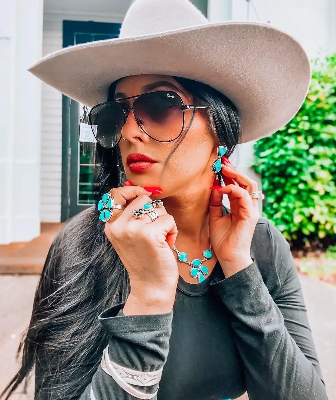 📸: Me!  Turquoise: @NizhoniTradersLLC  Hat: @American Hat Makers  #fyp #westerntiktok #country #turquoise #turquoisejewelry #countrytiktok #grange #westernfashion #westernfashiontok #westernmodel #foryoupage #fypシ #rodeotok #rodeofashion #rodeostyle #westernchic #texasgirl #texasstyle #navajopearls #squashblossom #fashion #fashiontiktok #countrymusic #countrygirls #rodeotok #trendingsongs #westernphotoshoot #westernphotoshootoutfit #westernoutfit 