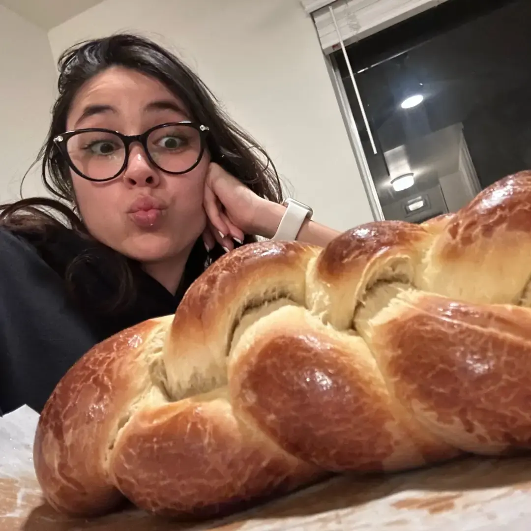 I been wating to try this Challah recepy for a while from ➡️https://youtu.be/1FcR1PDzC94?si=VKOeyKLXTlQPl1bR and i finally did it!!! #bakingathome #challah #challahbread #bakingtok #challahdough #dough #saturdaybaking #chefkiss #LA #yum 