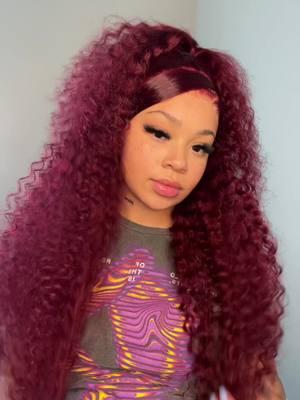 Pretty Curly Hairstyles For You! #burgundyhair #burgundywig #wigstyle #wigstylist #lacefrontwig #junemethair #africangirl #africanwomen #blackgirl #blackwomen 