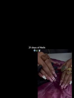 21 days of Christmas wbu?👀🎄☃️❤️ #kushklaws💅  #CapCut #gelxnails #christmasnails🎁🍭🍪🌲🎅💕 #richgirlera #viralvideo #beginnernailtechtips #nailtechjourney #lanailtech #sfvalleynailtech #sfv818  #novemberdump #findeaño 