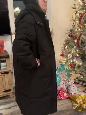 The winter puffer jacket is perfect for all weather! #puffjacket #pufferjacket #pufferjacketoutfits #outerwear #blackjacket 