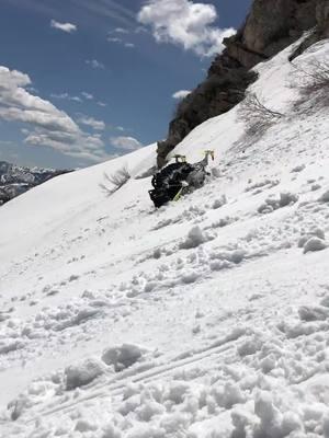 Heres an old clip 😂 •••••••••••••••••••••••••••••••••••••••••••••••••••••••#sled #snowmobilefails #fail  #failarmy #crash #broken  #pow #polaris #skidoo #arcticcat #arcticcat_snow #polarissnow #skidoosummit #skidoofreeride #skidoosnowmobiles #lynx #shredder @skidooofficial  @ggb_exhaust @klim @arcticfxgraphics @amsoilinc @surecanusa @shockstrap @madrampsusa @caliberproducts @young_powersports @rpm_powersports