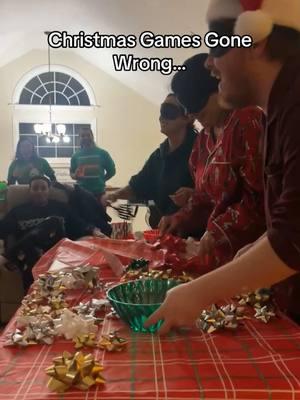 #christmas #christmastiktok #christmas2024 #christmasgames #christmasgame #christmaswithfriends #christmaswithfriends❄️☃️🎄 #christmasbows #christmasbows🎀 