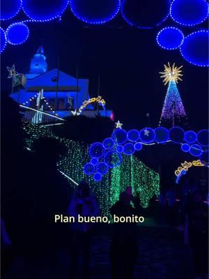 ¿Ya vieron los alumbrados de Monserrate? 🎄✨ lleven buena chaqueta.  #Navidad #Monserrate #Bogota #Planes #turismo #actividades 