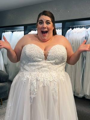 Our Boombas sticky inserts are here to give you the lift and support you need—no straps, no stress, just flawless vibes. 🙌💕   #boombas #stickyinserts #weddingtiktok #bridaltips #transformyourlook #plussizebride 