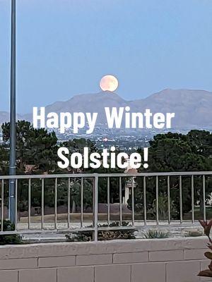 Happy Solstice 🌝 Can't wait for brighter nights #wintersolstice #seasonchange #winterishere #wintervibes #happysolstice 