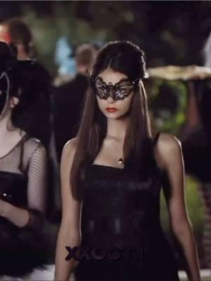 Katherine & Rebekah!!! >>>>> #katherinepierce #katherinepetrova #katherine #rebekahmikaelson #rebekah #tvd #thevampiresdiaries #theoriginals 